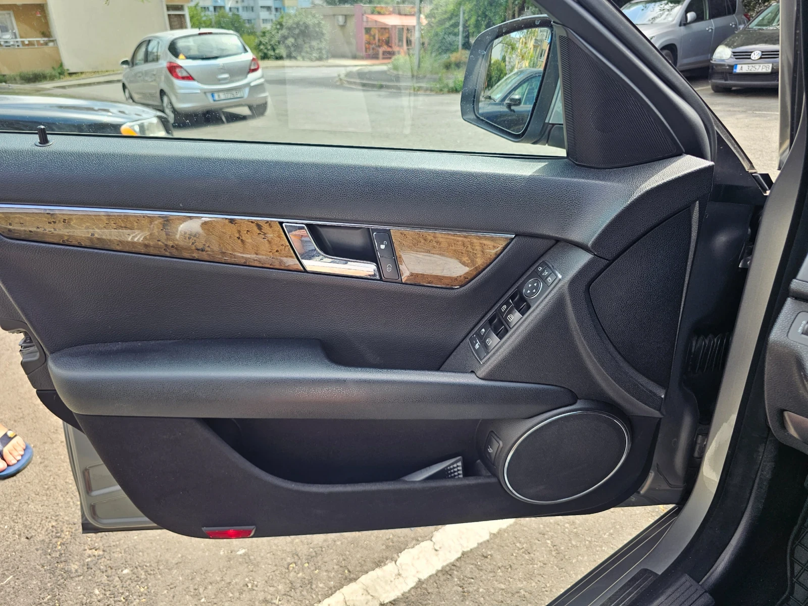 Mercedes-Benz C 220, снимка 9 - Автомобили и джипове - 55816069