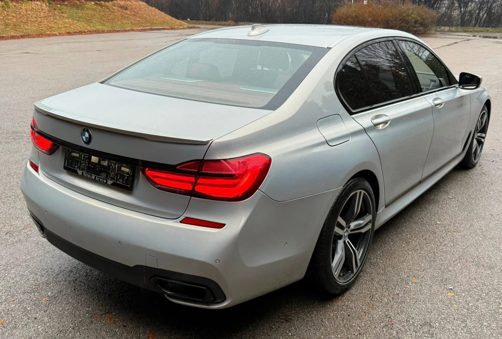 BMW 750 d Individual Bowers&Wilkins 3xTV FULL, снимка 14 - Автомобили и джипове - 56050361