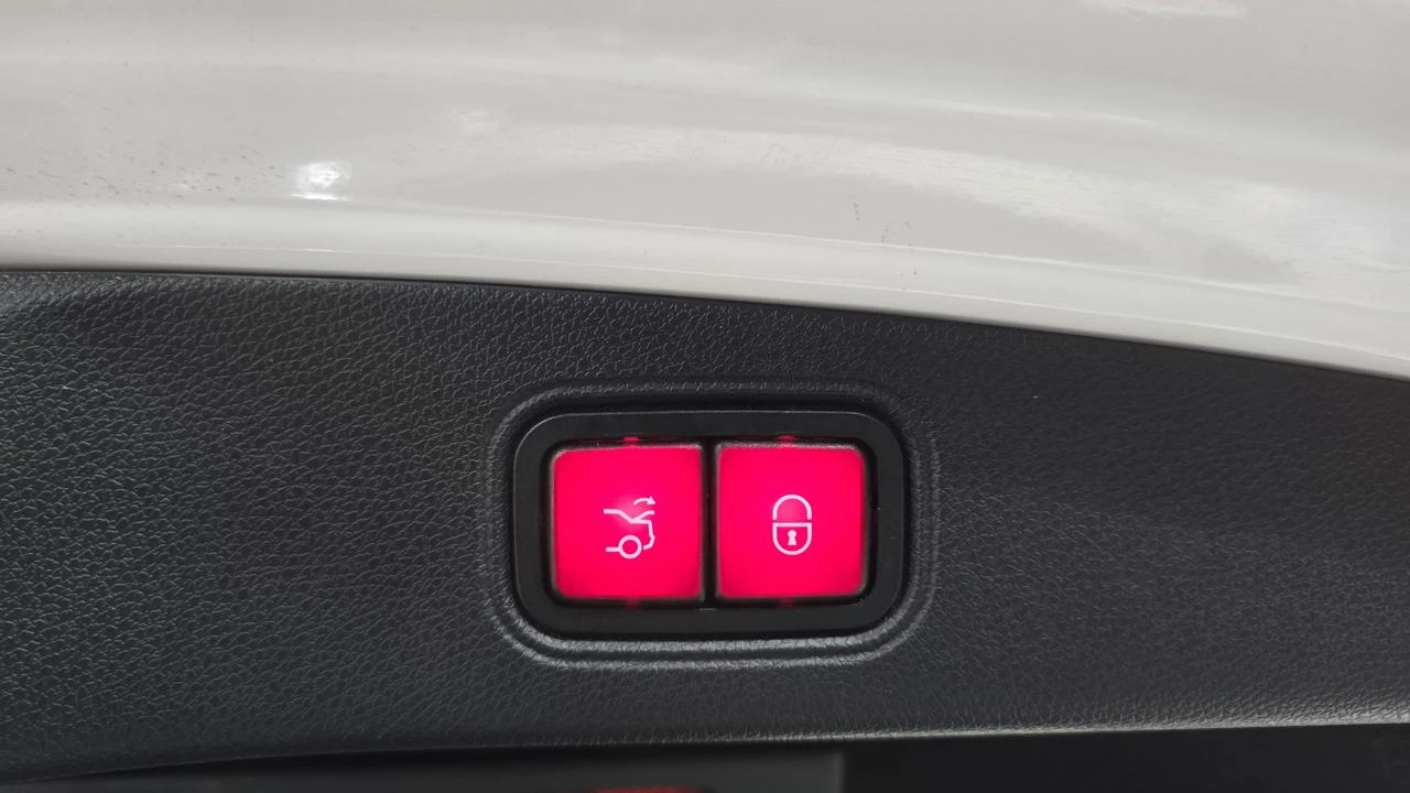 Mercedes-Benz E 450 AMG pack* Обдух* Burmester* 360* Distronic* HUD, снимка 14 - Автомобили и джипове - 56313501