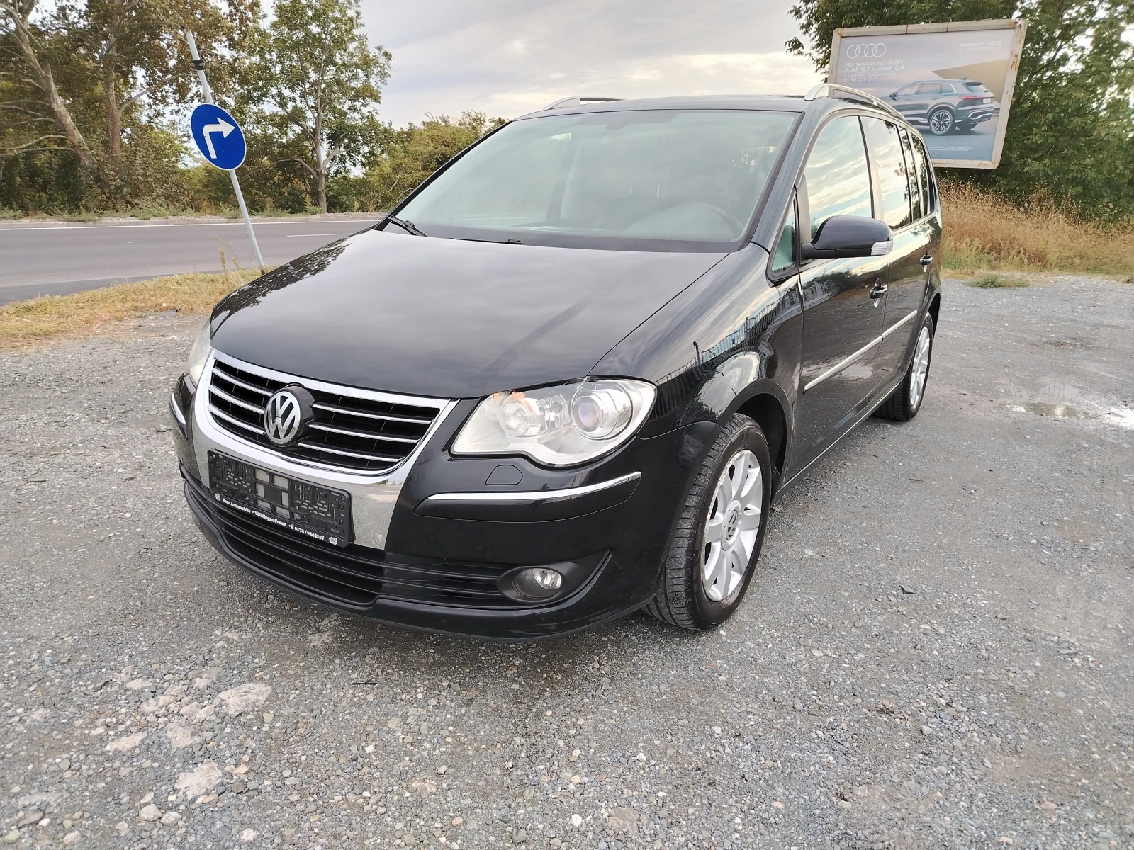 VW Touran 2.0-140 КС АВТОМАТИК, FACELIFT, KOJA, 6+ 1МЕСТА