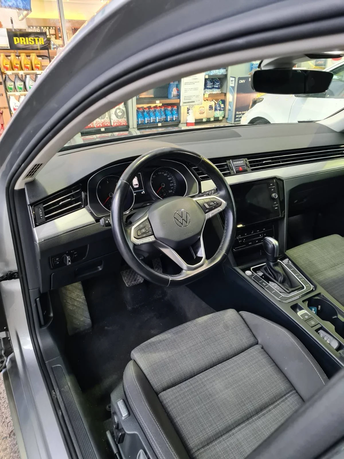 VW Passat 2.0tdi, снимка 12 - Автомобили и джипове - 56670773