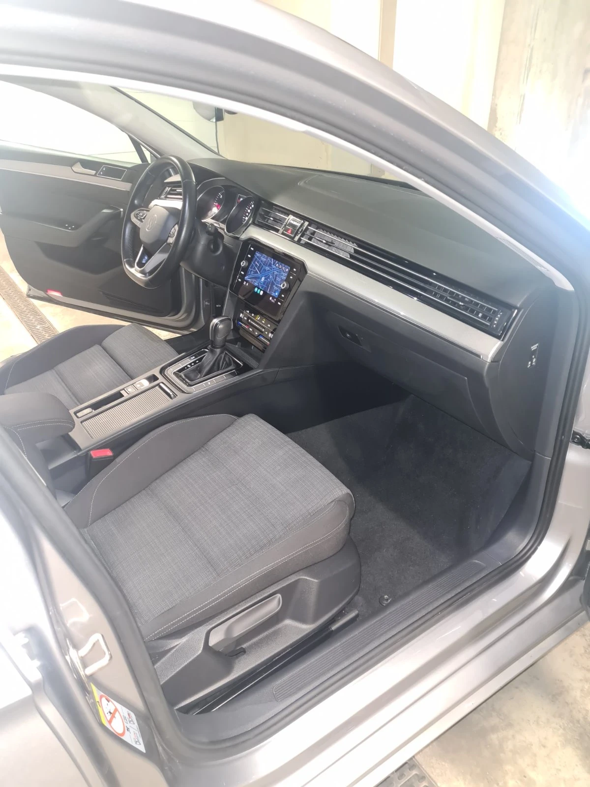 VW Passat 2.0tdi, снимка 10 - Автомобили и джипове - 56670773