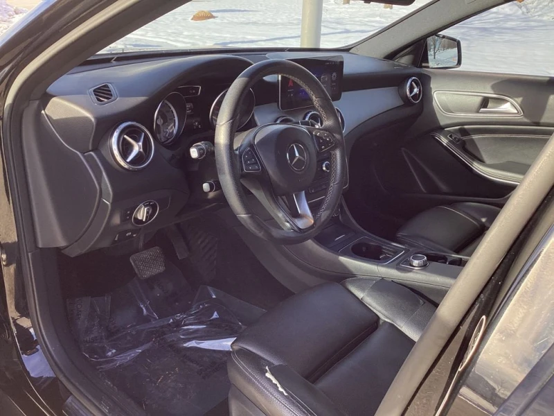 Mercedes-Benz GLA, снимка 9 - Автомобили и джипове - 52734418