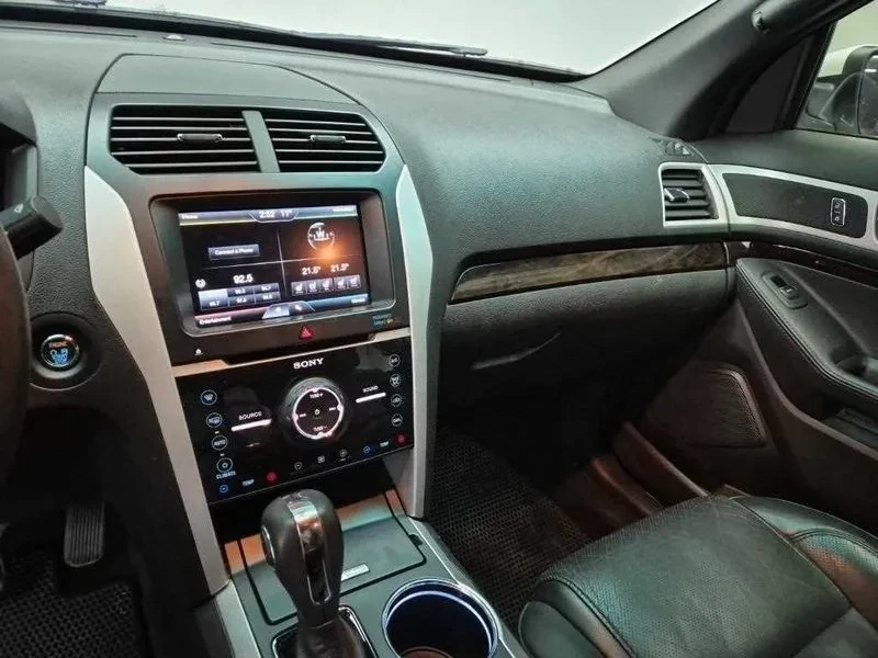 Ford Explorer 3.5 AWD, снимка 10 - Автомобили и джипове - 54350163