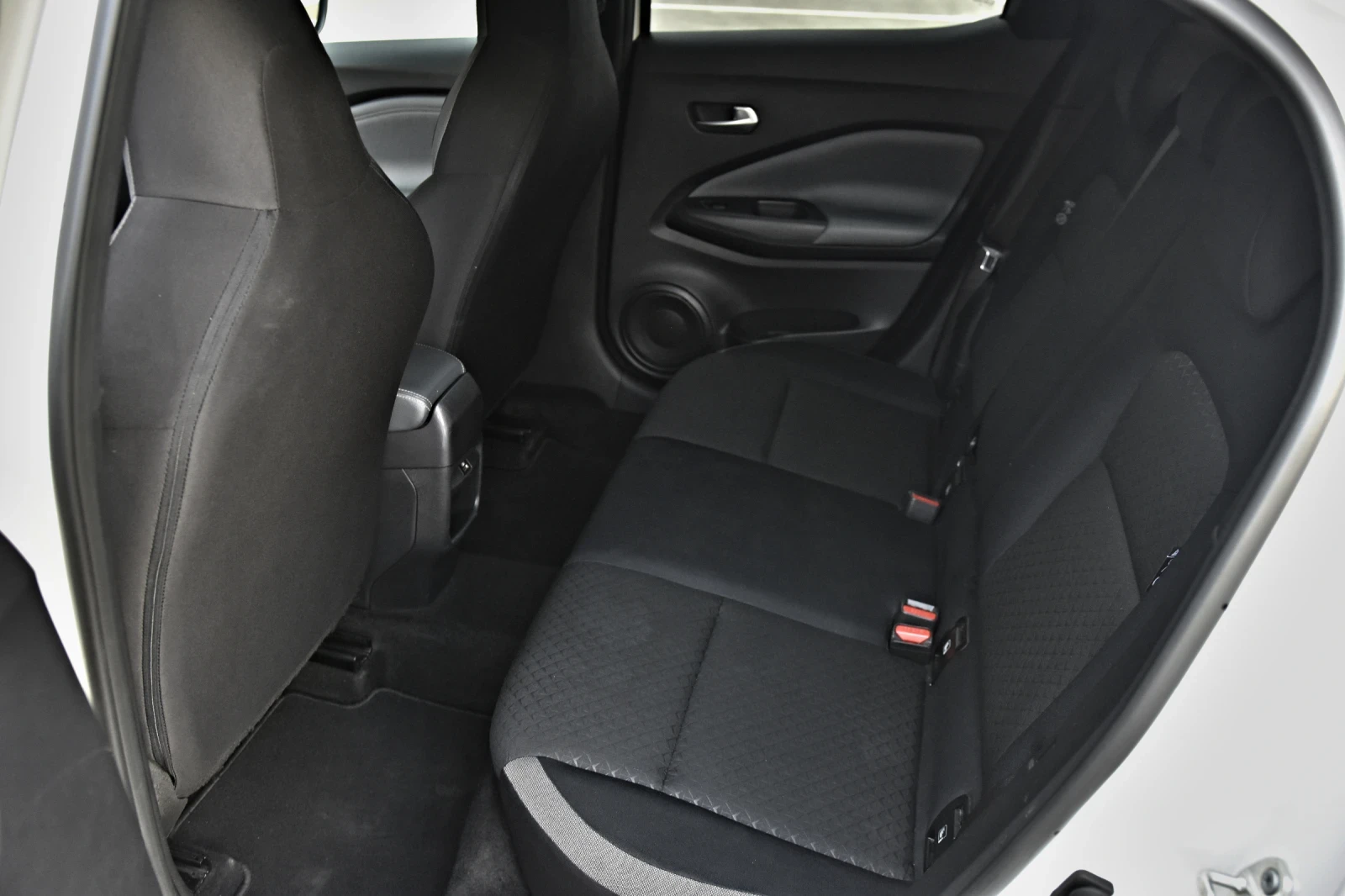 Nissan Juke 1.0 I - TEKNA , снимка 5 - Автомобили и джипове - 53840333