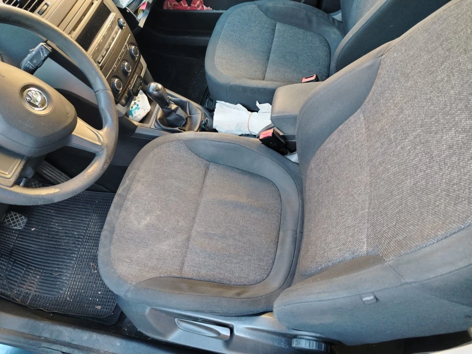 Skoda Yeti 1.6TDI-GreenLine, снимка 6 - Автомобили и джипове - 54750200