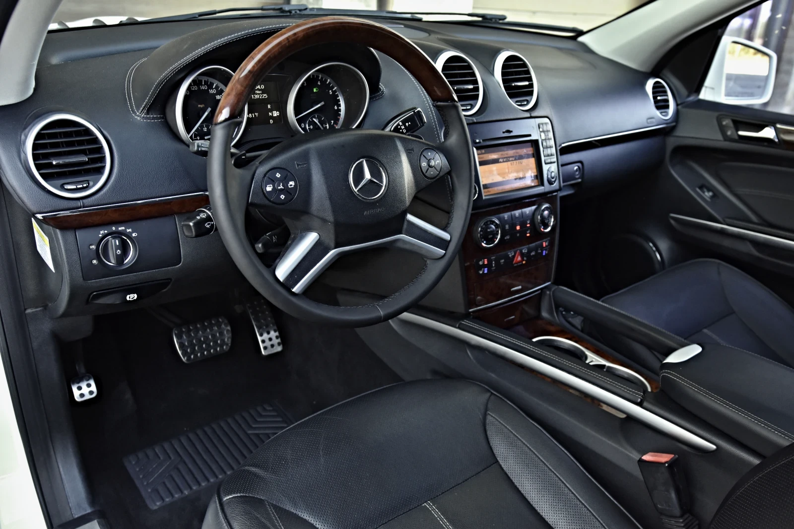 Mercedes-Benz GL 500 * AMG* FULL MAXX* 3XTV* , снимка 9 - Автомобили и джипове - 55502954