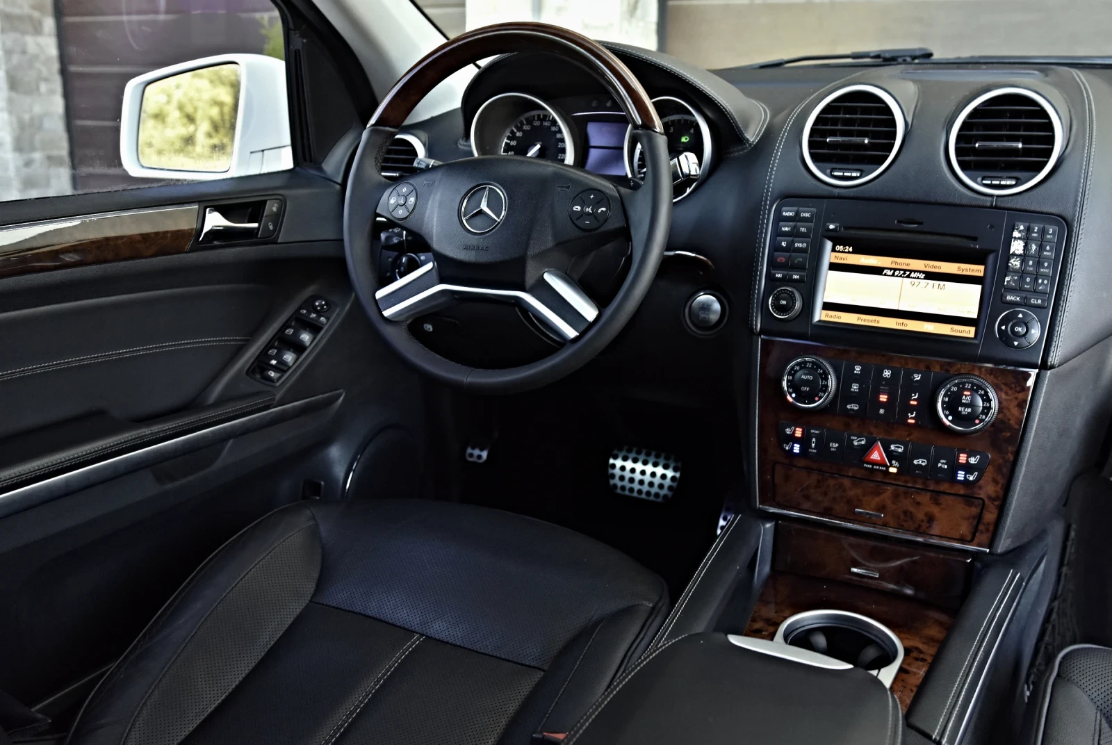 Mercedes-Benz GL 500 * AMG* FULL MAXX* 3XTV* , снимка 13 - Автомобили и джипове - 55502954