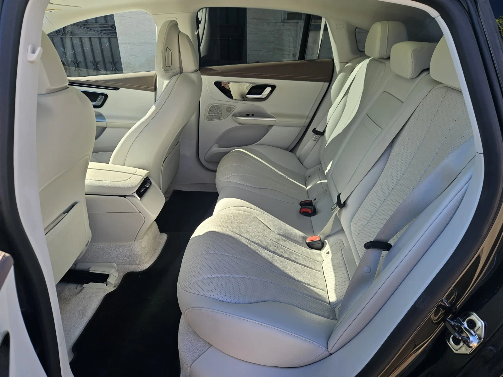 Mercedes-Benz EQE 350, снимка 12 - Автомобили и джипове - 56306363