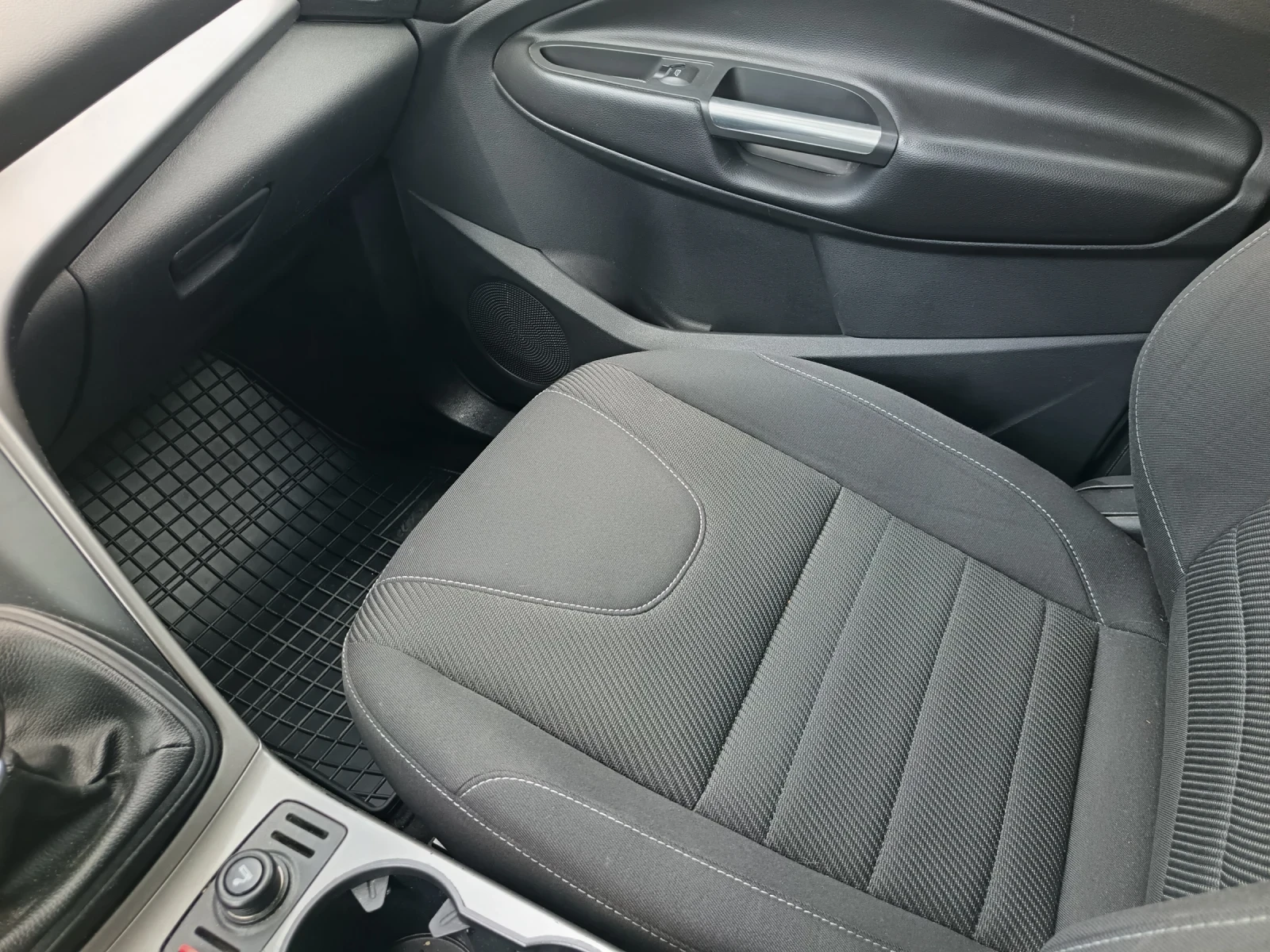 Ford Kuga 2.0, снимка 11 - Автомобили и джипове - 56488009