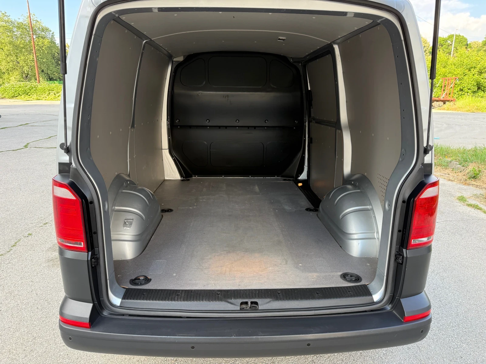 VW T6 2.0 TDi / SWISS, снимка 13 - Бусове и автобуси - 55038550