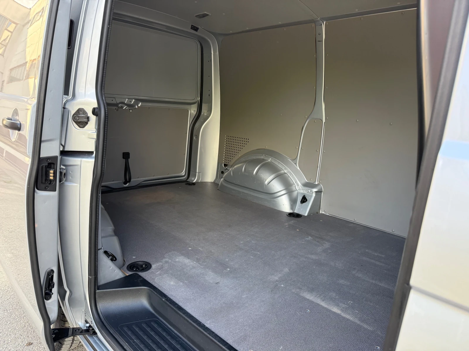VW T6 2.0 TDi / SWISS, снимка 14 - Бусове и автобуси - 55038550