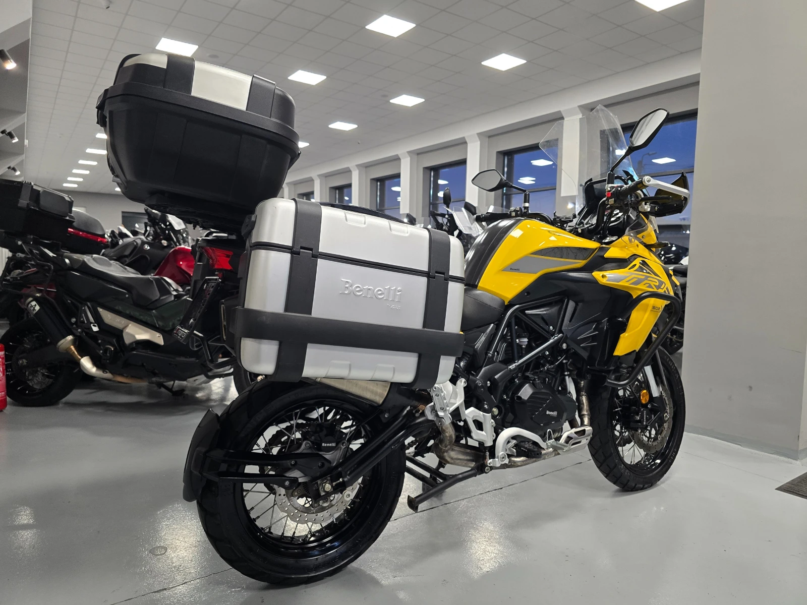 Benelli TRK 502 кат. А2, 2021г., снимка 3 - Мотоциклети и мототехника - 56529829