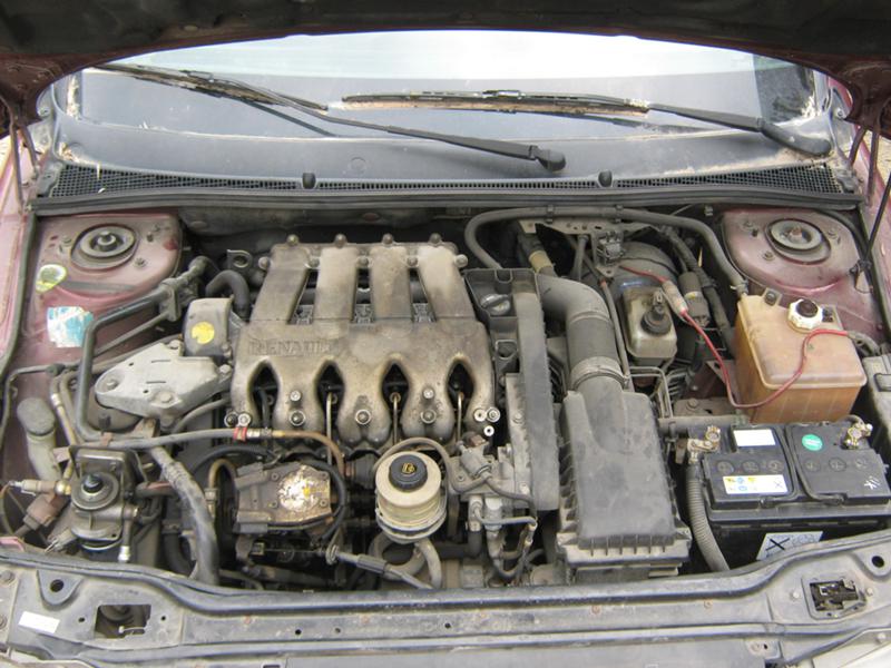 Renault Laguna 2. 2 D с климатроник 97г налични части , снимка 3 - Части - 38178035