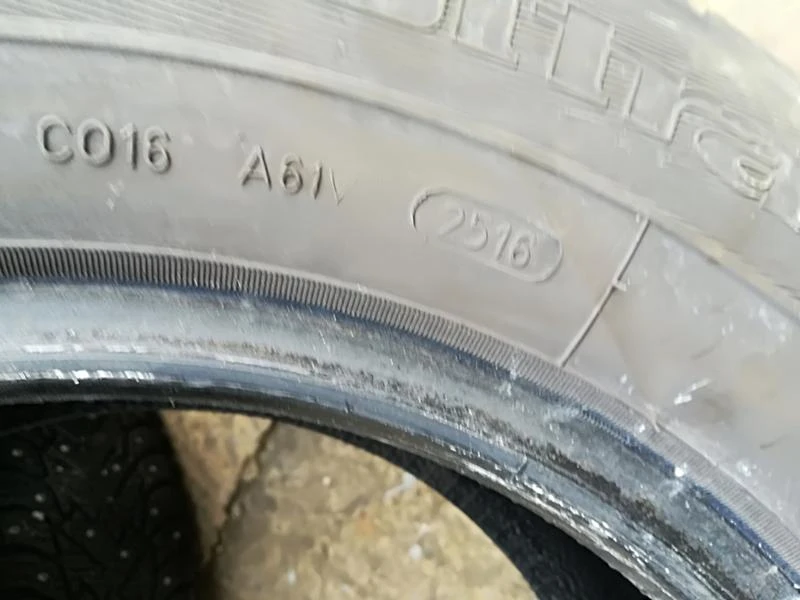 Гуми Зимни 215/65R15, снимка 7 - Гуми и джанти - 24205625