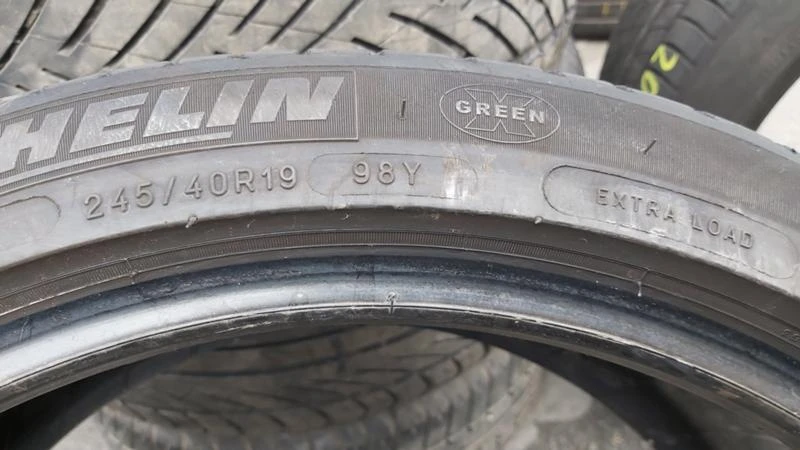 Гуми Летни 275/35R19, снимка 10 - Гуми и джанти - 27409854