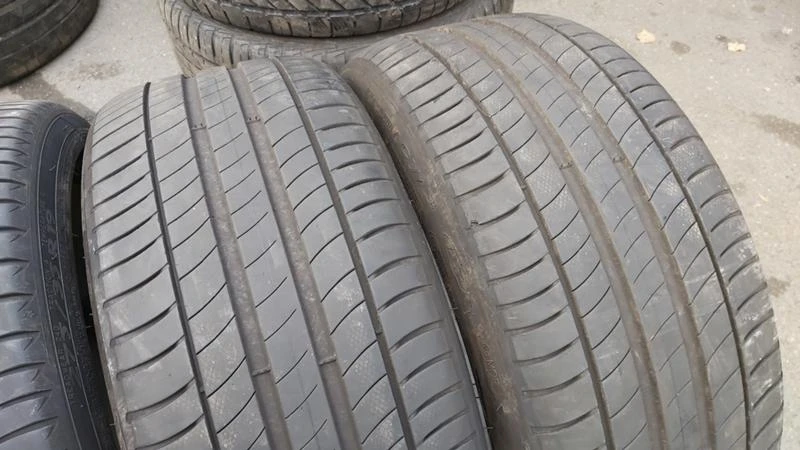 Гуми Летни 275/35R19, снимка 3 - Гуми и джанти - 27409854