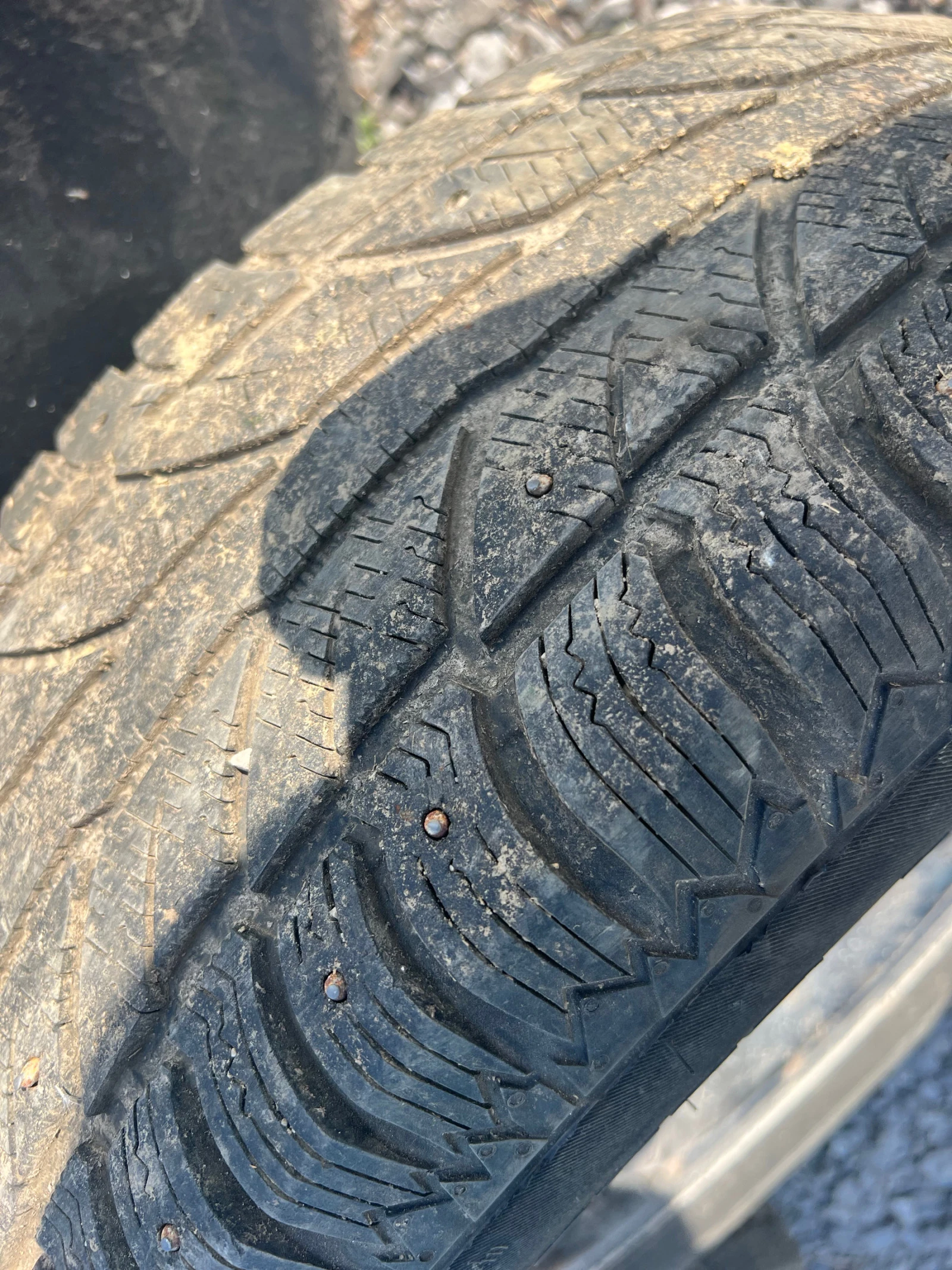    215/70R16  Chevrolet Captiva | Mobile.bg   1