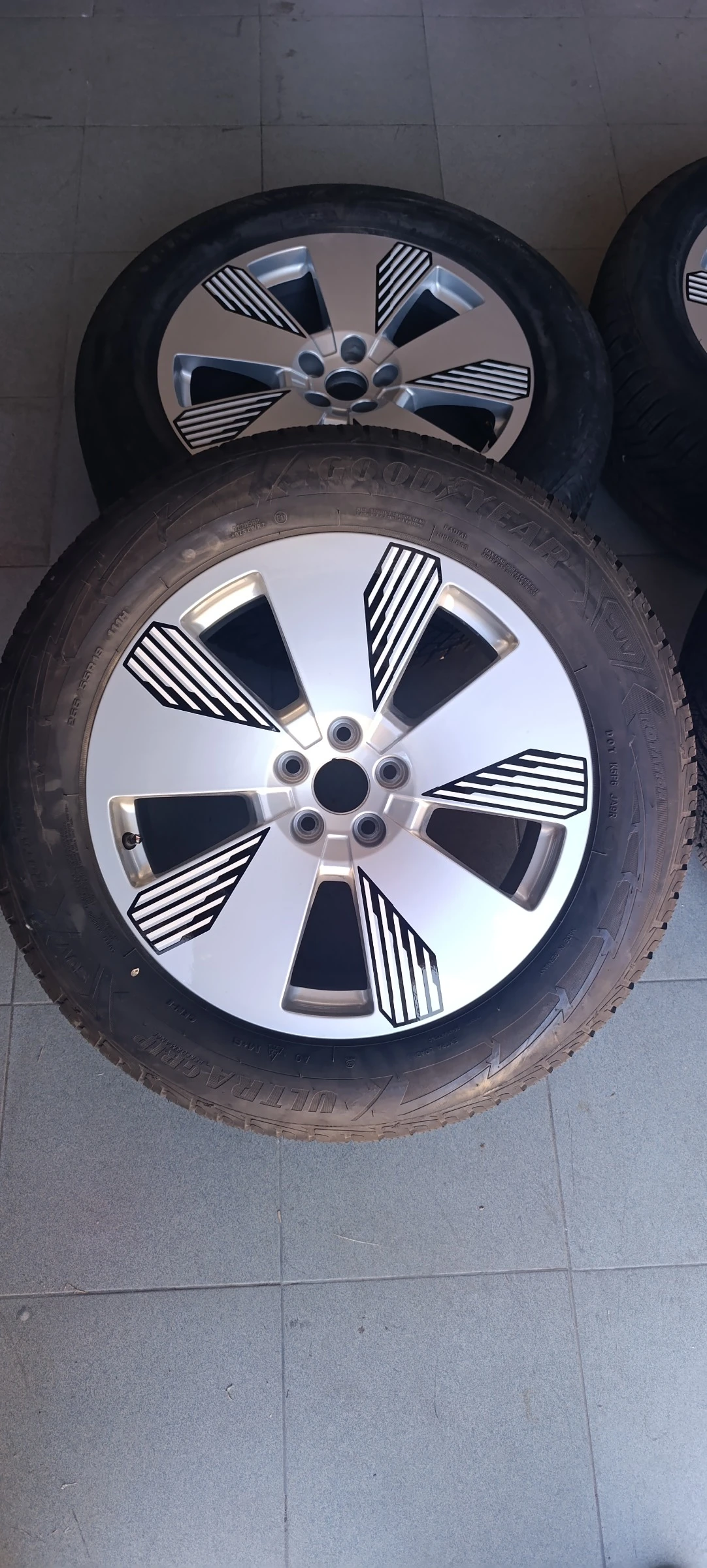 Гуми с джанти Goodyear 255/55R19, снимка 11 - Гуми и джанти - 56094865