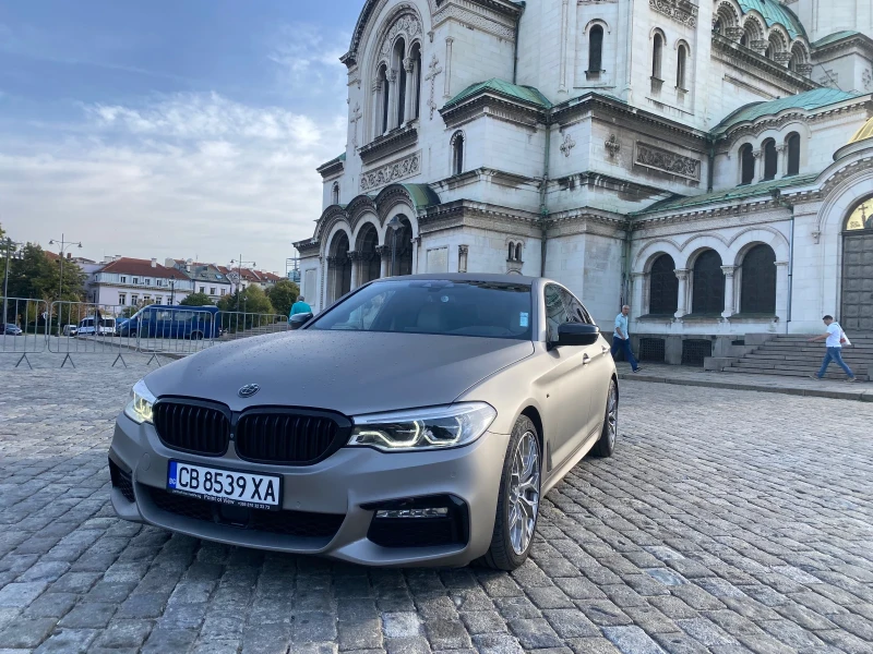 BMW 530 xDrive* M-Pack* Head-Up* 360* Distronic* Keyless, снимка 1 - Автомобили и джипове - 47176456