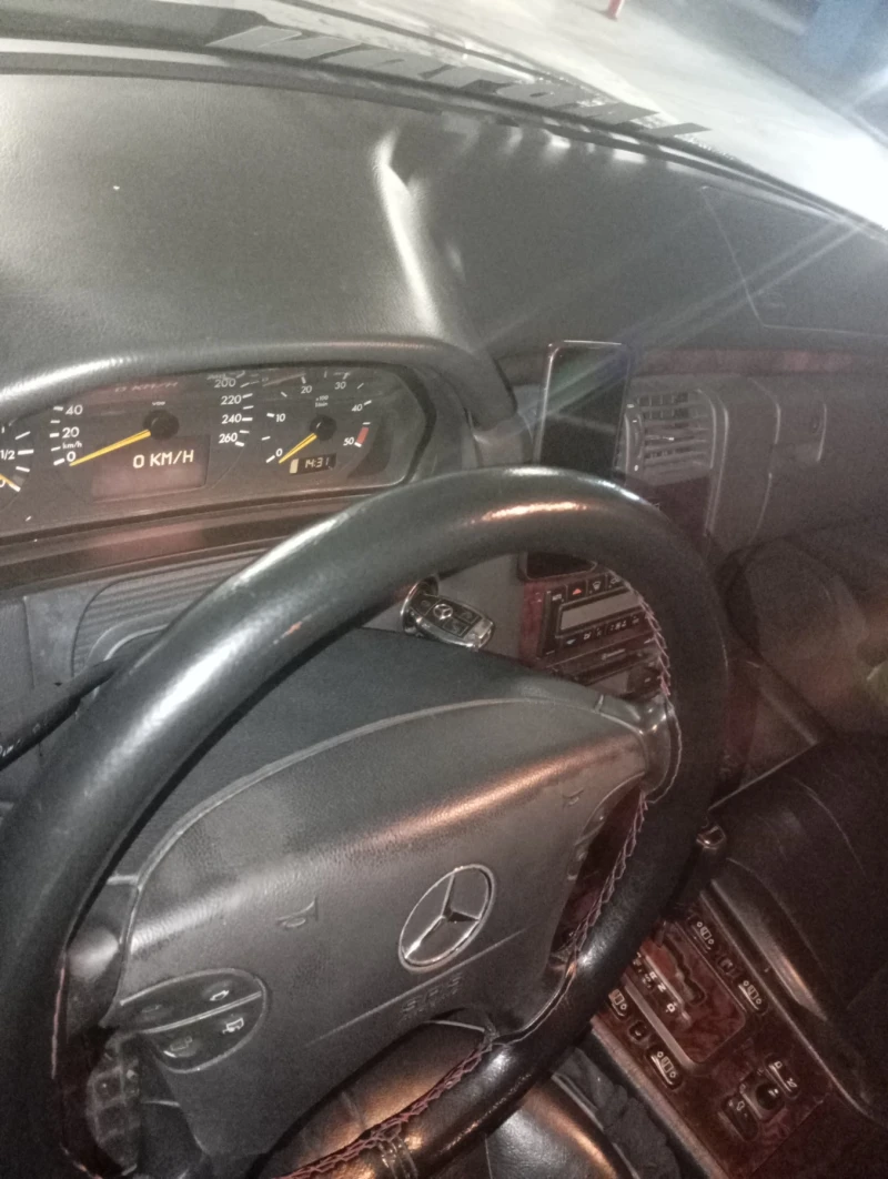 Mercedes-Benz E 270, снимка 6 - Автомобили и джипове - 48560791