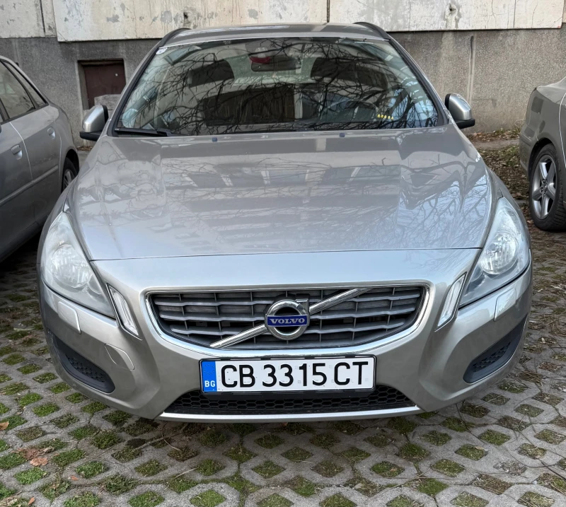Volvo V60, снимка 8 - Автомобили и джипове - 52499802