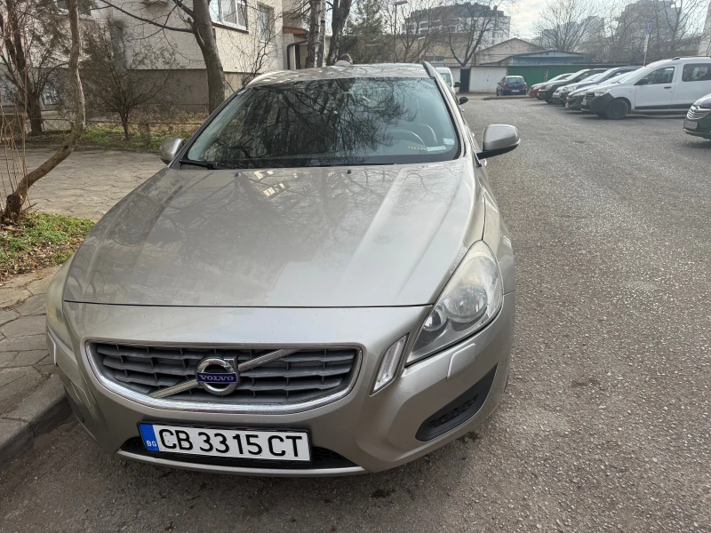 Volvo V60, снимка 2 - Автомобили и джипове - 48619780