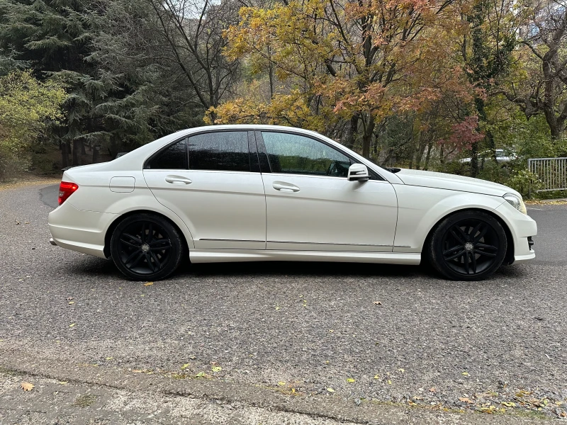 Mercedes-Benz C 300, снимка 13 - Автомобили и джипове - 48862847