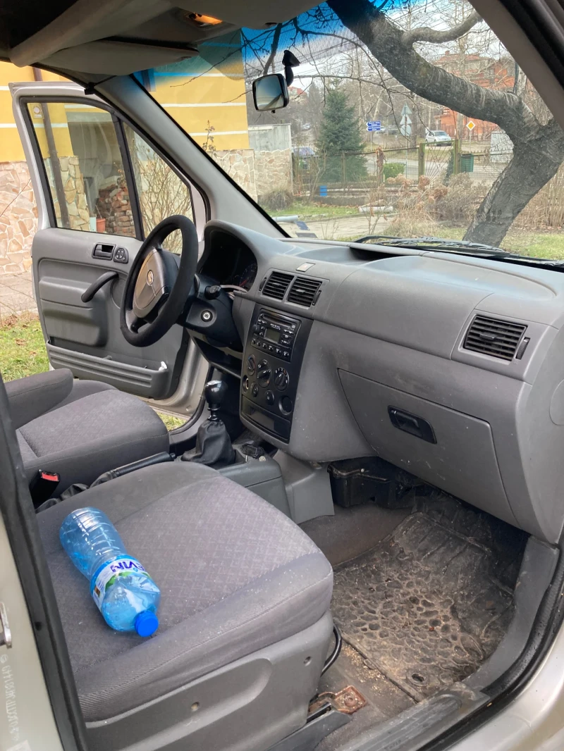 Ford Connect 1.8 TDI, снимка 8 - Автомобили и джипове - 48884205