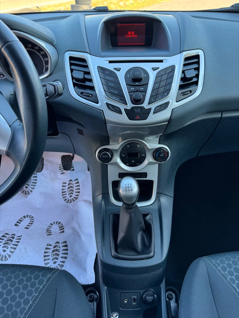 Ford Fiesta 1.4TDCi-TITANIUM, снимка 13 - Автомобили и джипове - 51736601