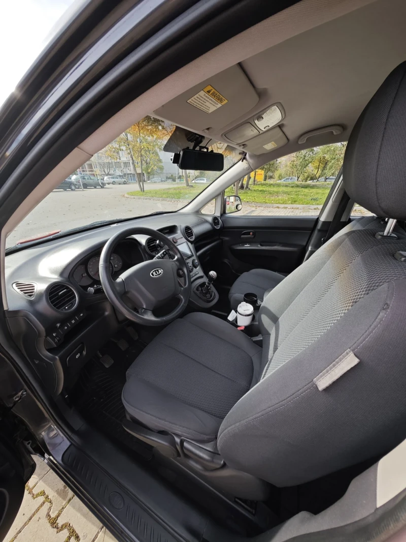 Kia Carens, снимка 4 - Автомобили и джипове - 52502743