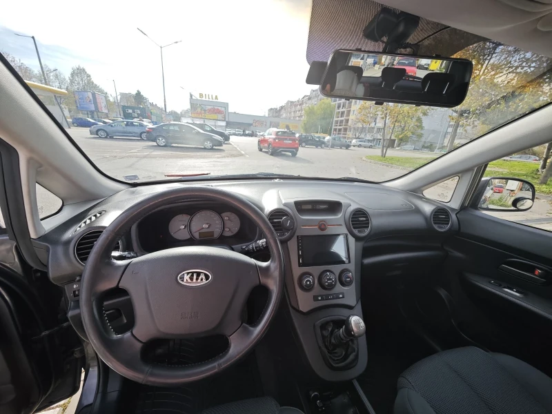 Kia Carens, снимка 8 - Автомобили и джипове - 52502743