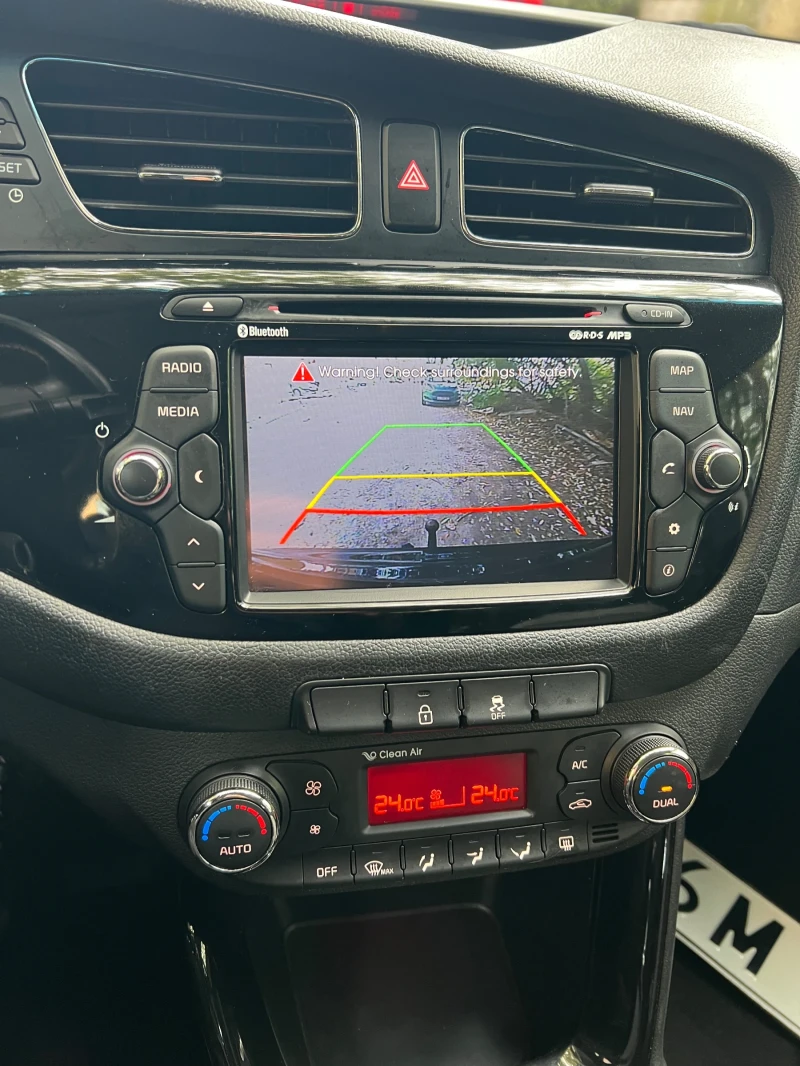 Kia Ceed 1.6, снимка 5 - Автомобили и джипове - 52615914