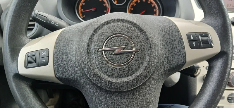 Opel Corsa  D, снимка 13 - Автомобили и джипове - 53101998