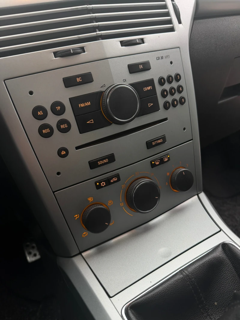 Opel Astra 1.6i ФЕЙС КЛИМА ВНОС-ГЕРМАНИЯ, снимка 14 - Автомобили и джипове - 53485812