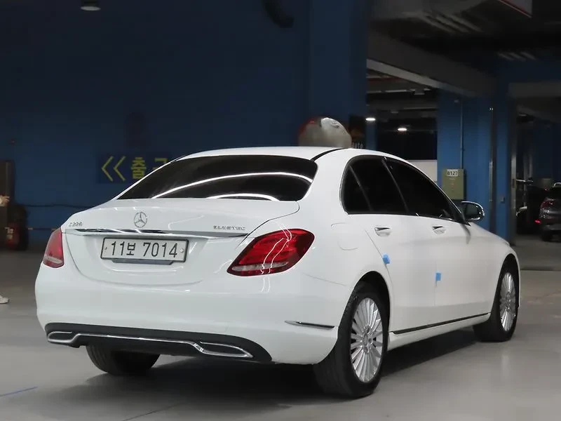 Mercedes-Benz C 220 Bluetec Exclusive, снимка 7 - Автомобили и джипове - 55015318
