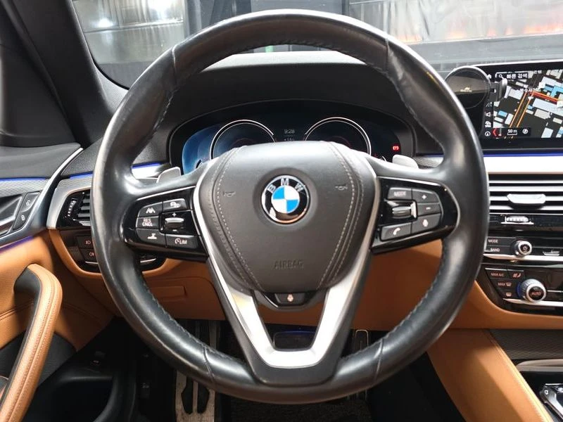 BMW 520 520d M Sport package| 187к.с., снимка 13 - Автомобили и джипове - 55952032