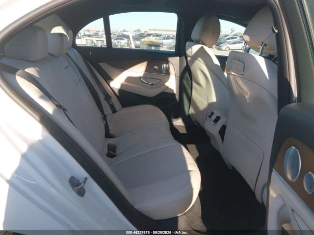 Mercedes-Benz E 300 DISTRONIC* ПАНОРАМА* , снимка 15 - Автомобили и джипове - 56582406