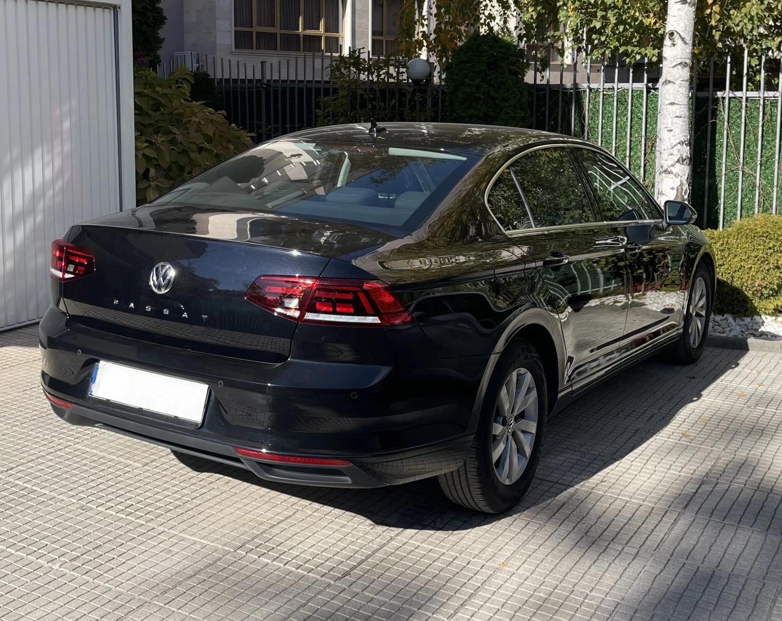 VW Passat BUSSINES 2.0 TDI DSG-В ГАРАНЦИЯ - изображение 5