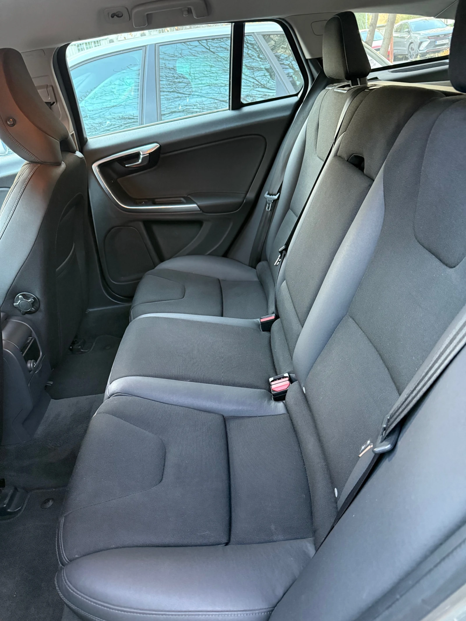 Volvo V60  - изображение 7