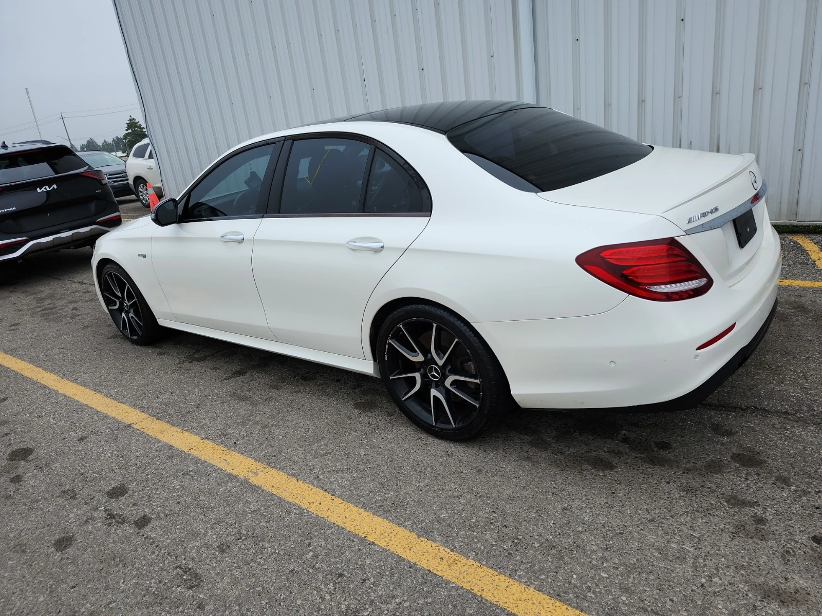 Mercedes-Benz E 43 AMG * 4MATIC * CARFAX * ОПЦИЯ ЗА ФИНАНСИРАНЕ  - изображение 2