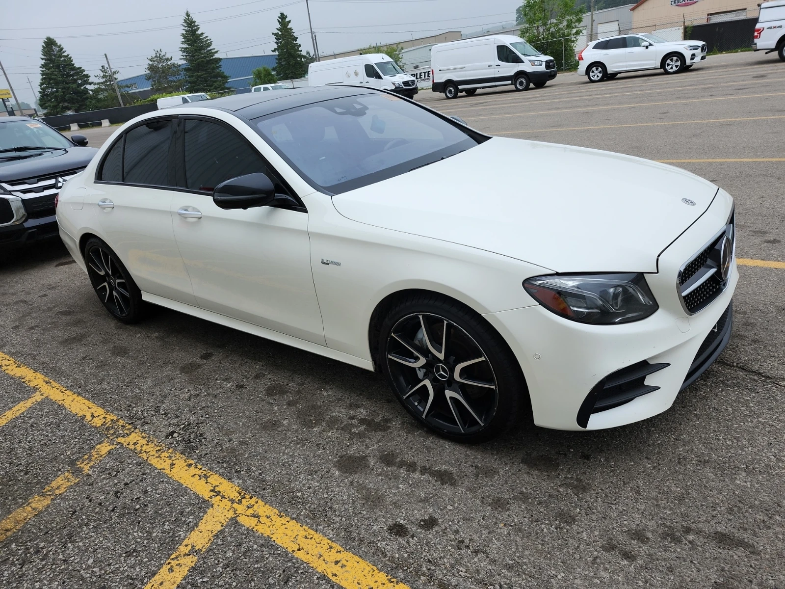 Mercedes-Benz E 43 AMG * 4MATIC * CARFAX * ОПЦИЯ ЗА ФИНАНСИРАНЕ  - изображение 6