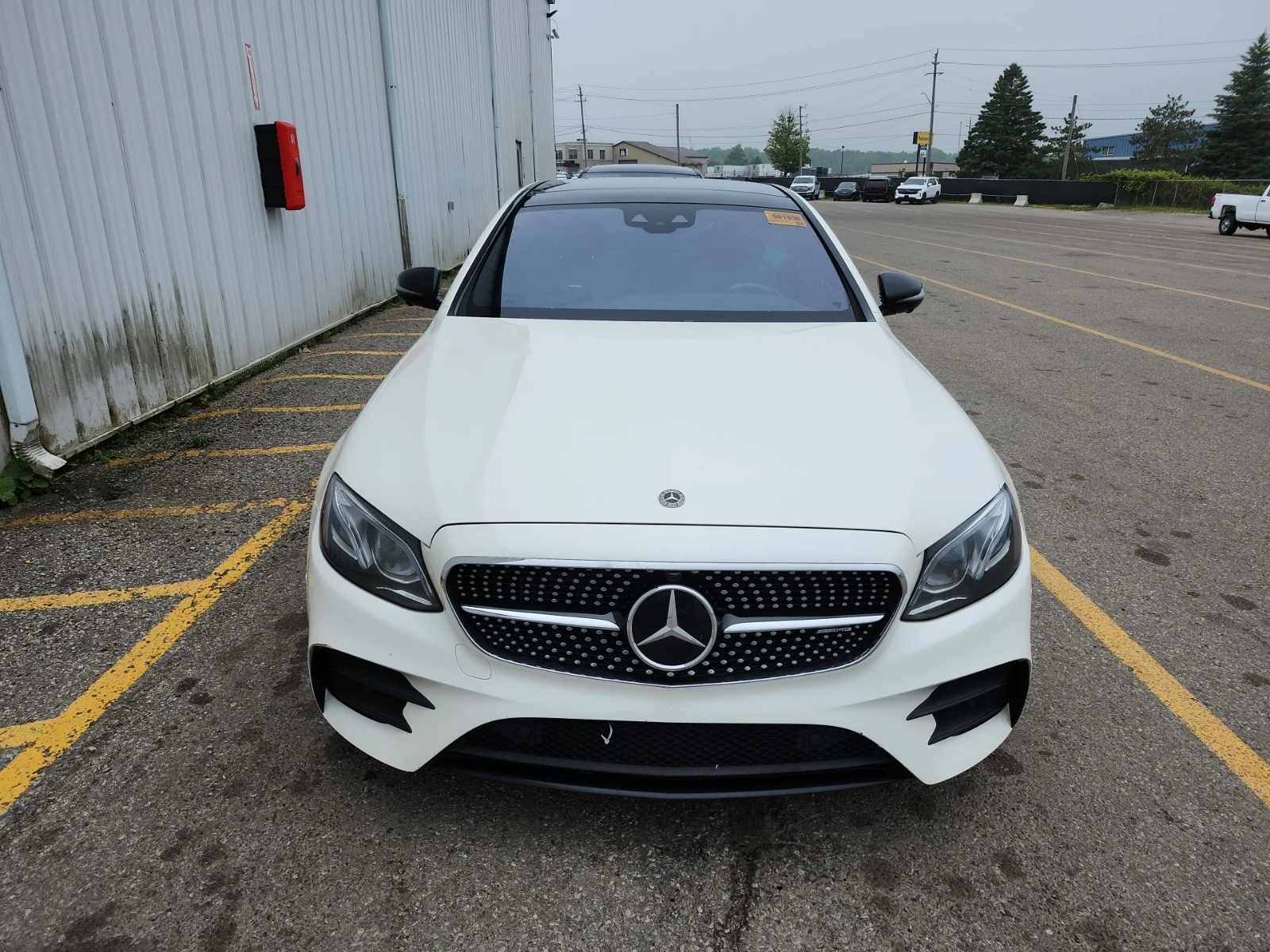 Mercedes-Benz E 43 AMG * 4MATIC * CARFAX * ОПЦИЯ ЗА ФИНАНСИРАНЕ  - изображение 4
