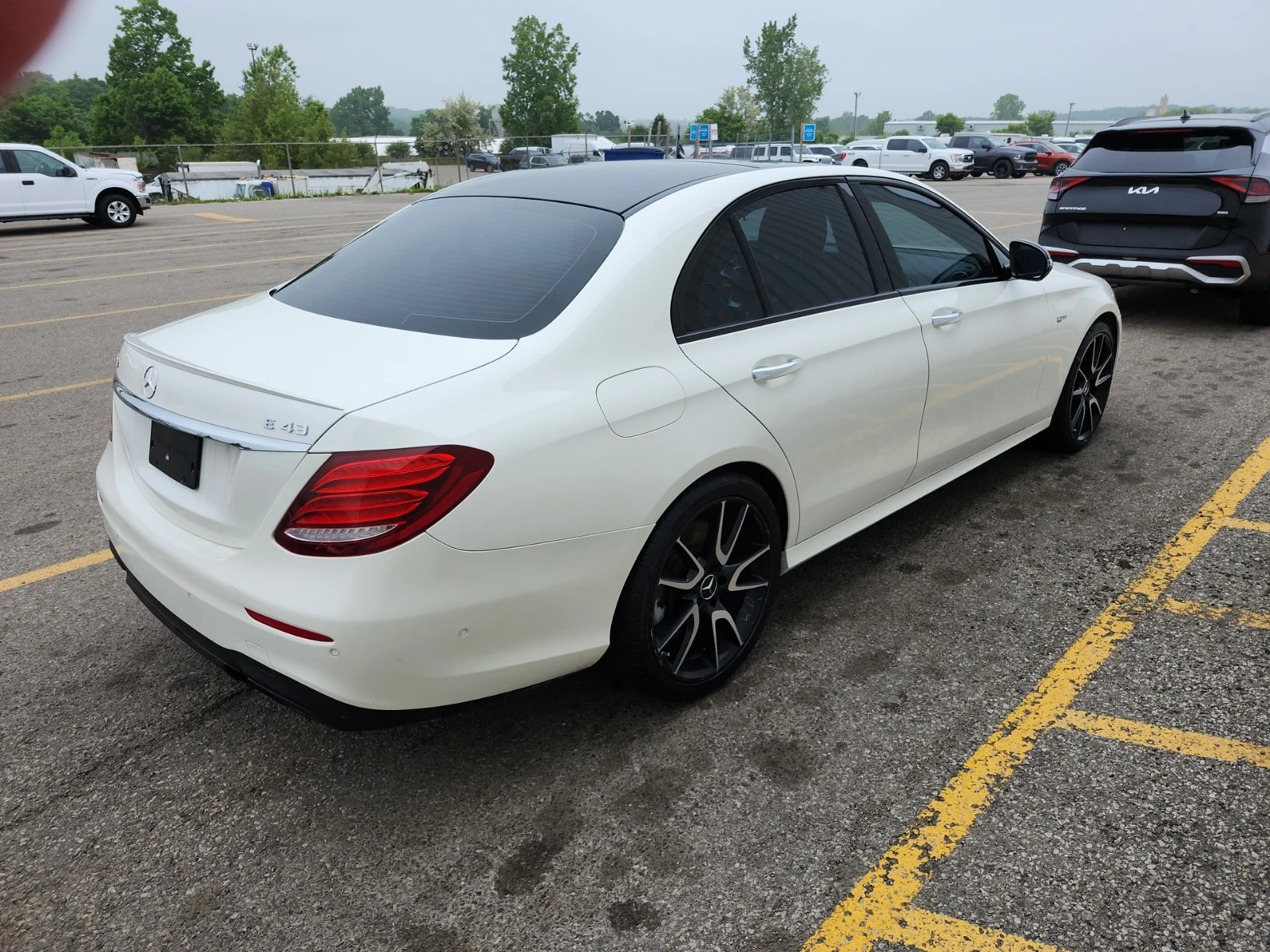 Mercedes-Benz E 43 AMG * 4MATIC * CARFAX * ОПЦИЯ ЗА ФИНАНСИРАНЕ  - изображение 5