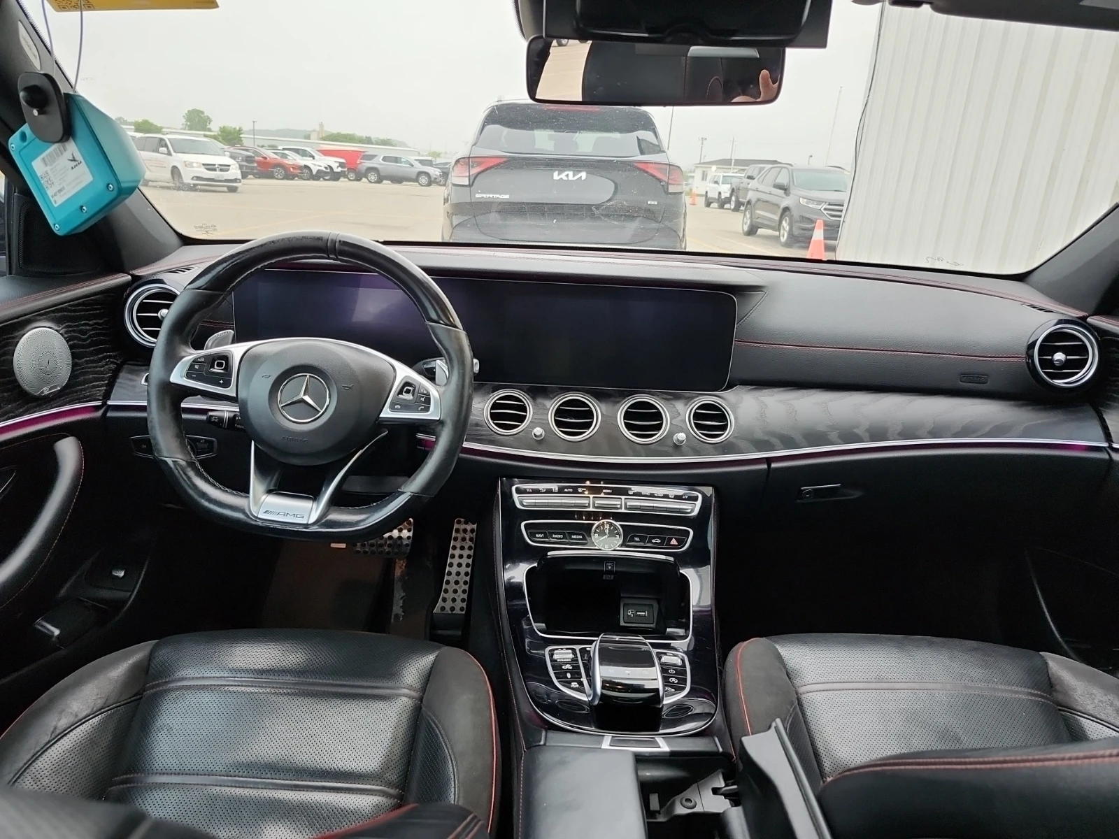 Mercedes-Benz E 43 AMG * 4MATIC * CARFAX * ОПЦИЯ ЗА ФИНАНСИРАНЕ  - изображение 8