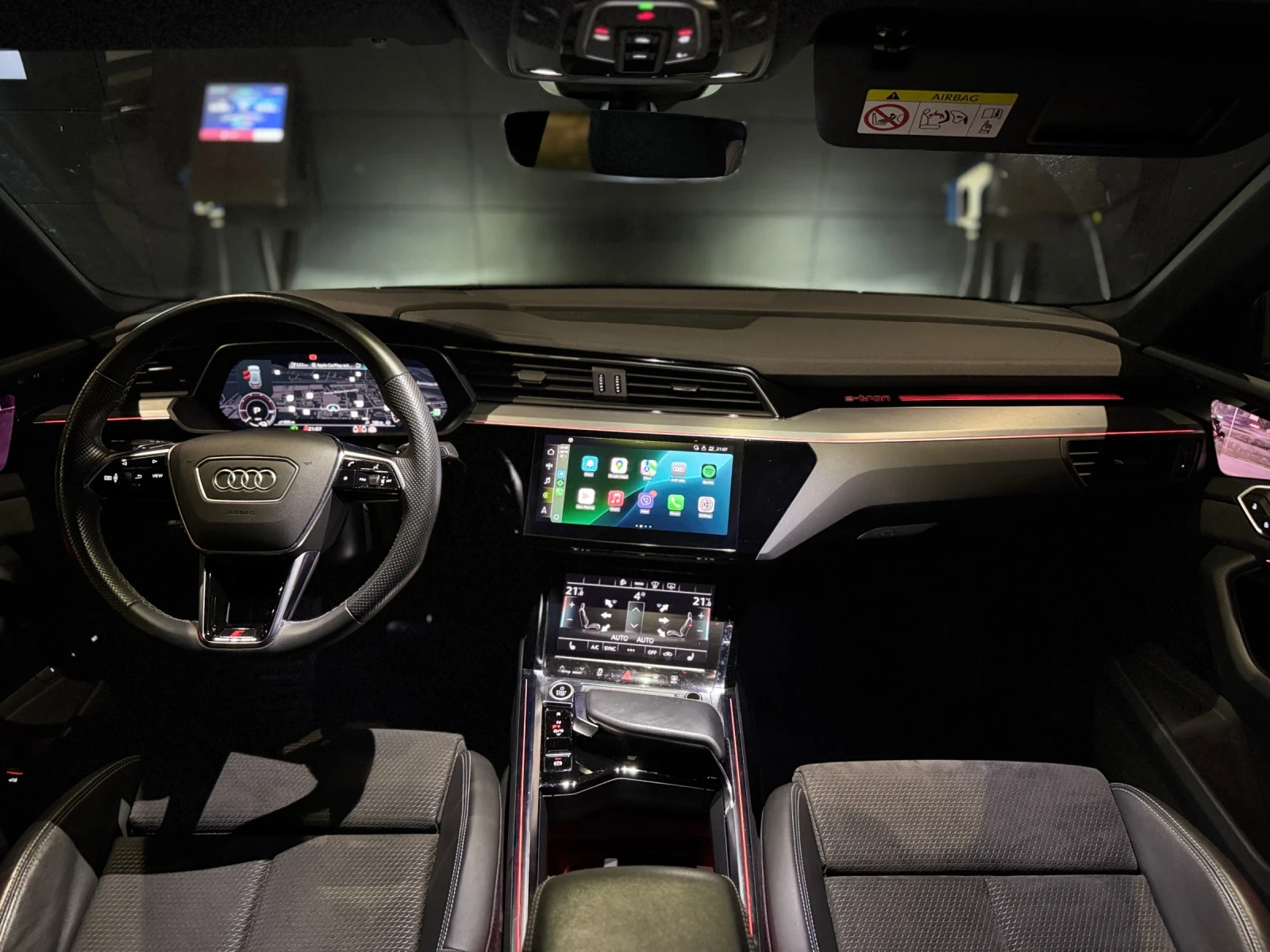 Audi E-Tron 55 Sportback S-line / Black Edition - изображение 9