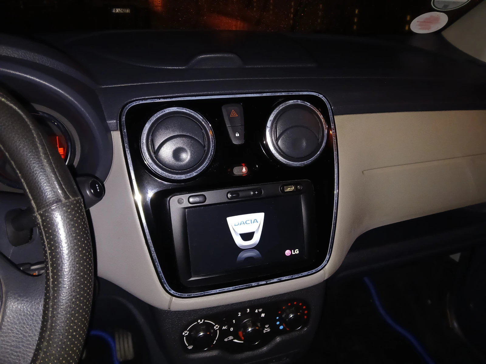 Dacia Lodgy 1.6 - изображение 8