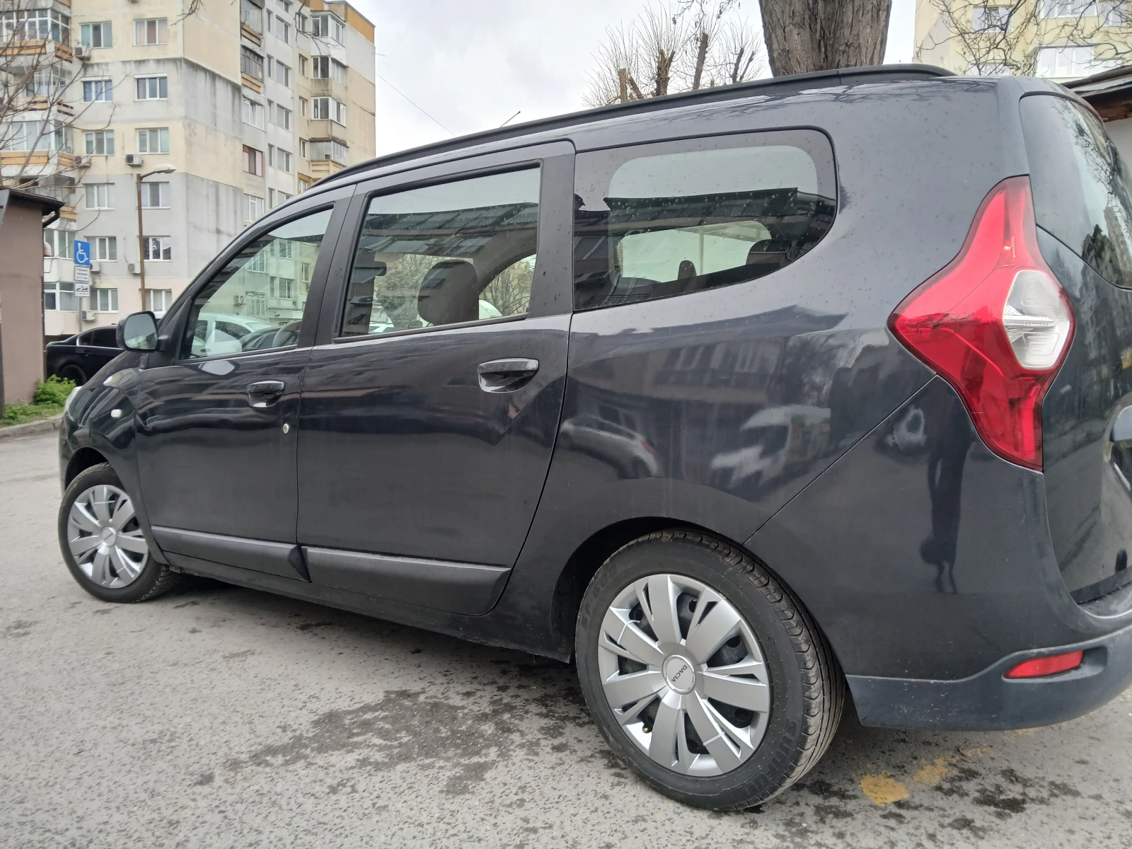 Dacia Lodgy 1.6 - изображение 2
