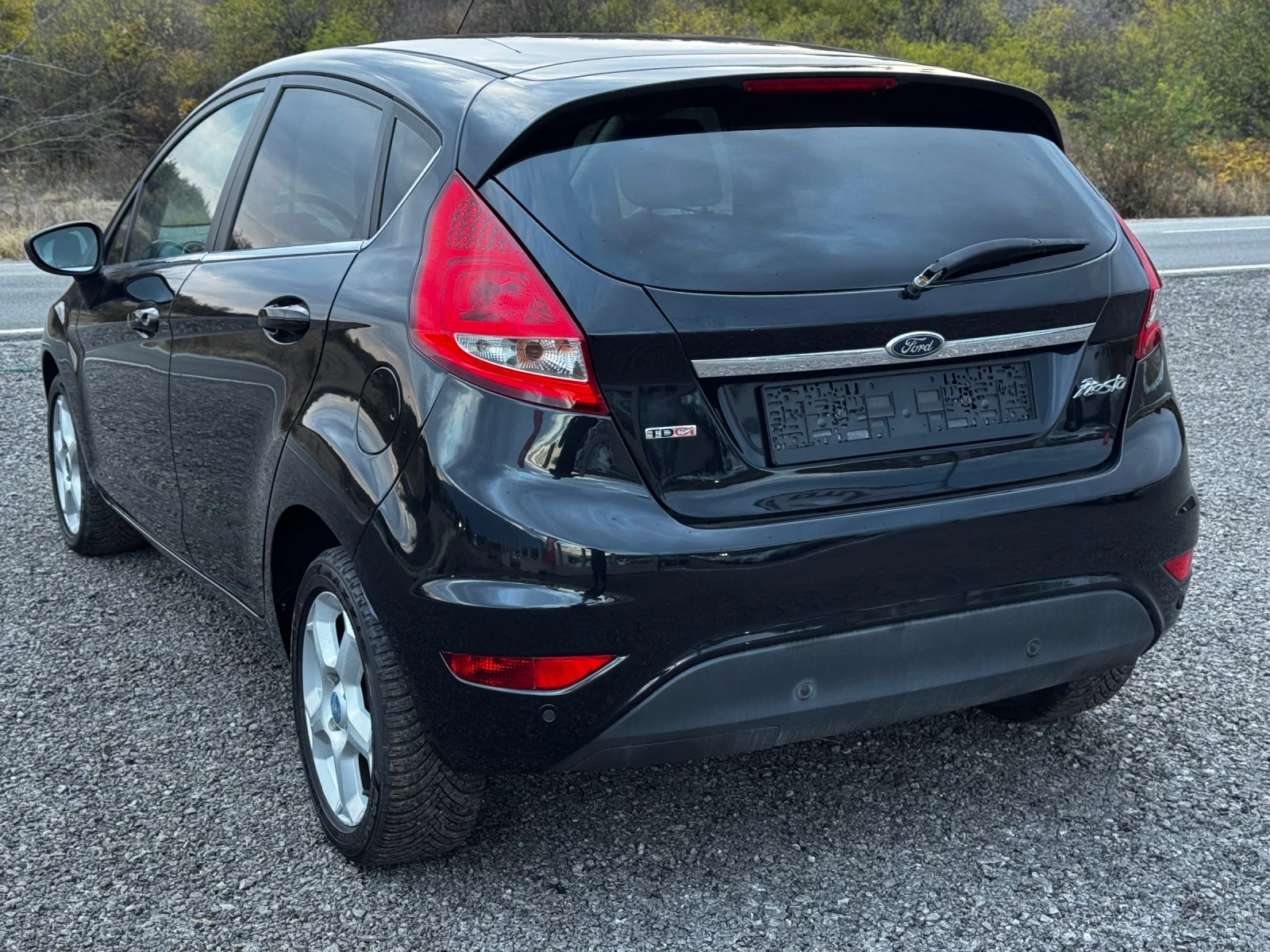 Ford Fiesta 1.4TDCi-TITANIUM, снимка 4 - Автомобили и джипове - 51736601