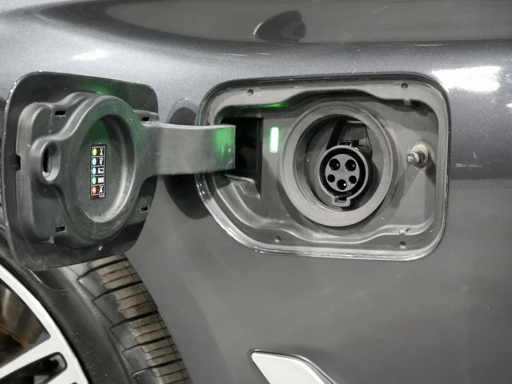 BMW 530E * xDrive * CARFAX * БЕЗ ПЪРВОНАЧАЛНА ВНОСКА - изображение 6